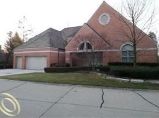 1157 Lone Pine Woods Dr, Bloomfield Hills, MI 48302