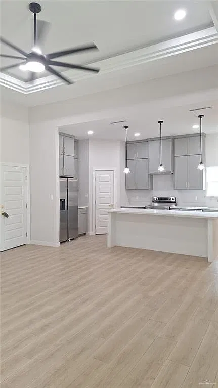 3 bed, 2.5 bath, 1592 sqft, $2,350 — Photo 4