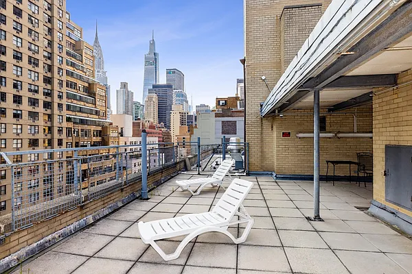 Sold by Compass | media 20