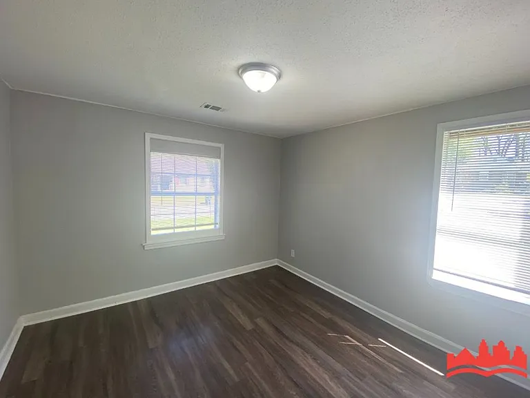 2302 Alameda Ave — Photo 15