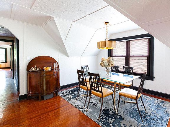 4th image of 120 Saint James Pl #3