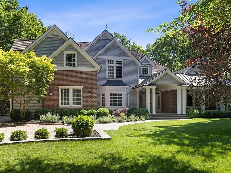 9 Blue Heron Way — Photo 1