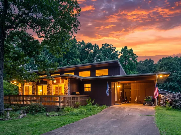1 Patmos Dr, Cherokee Village, AR 72529