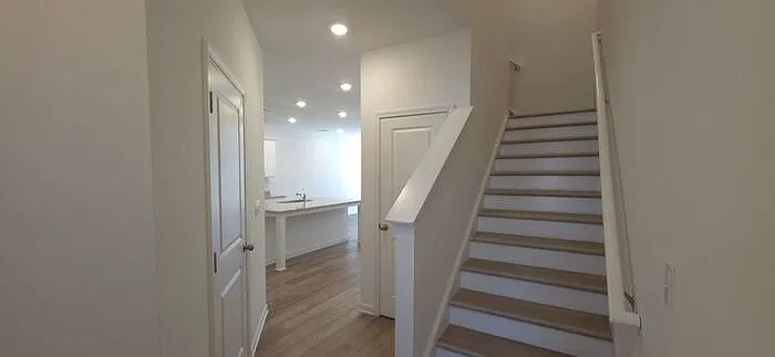 3 bed, 2.5 bath, 1836 sqft, $2,395 — Photo 2