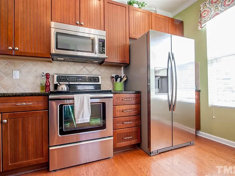101 Suffolk Green Ln #101 — Photo 11