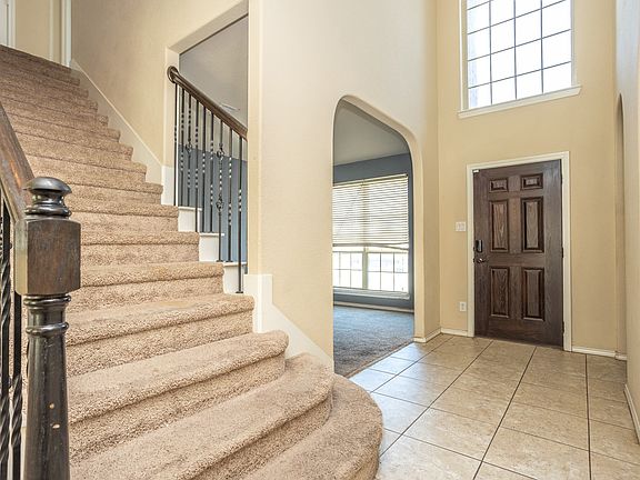 3rd image of 1213 Goffin Dr