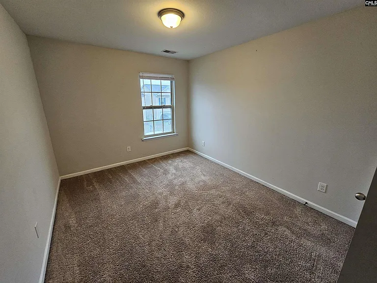 940 Yarrow Ln — Photo 17