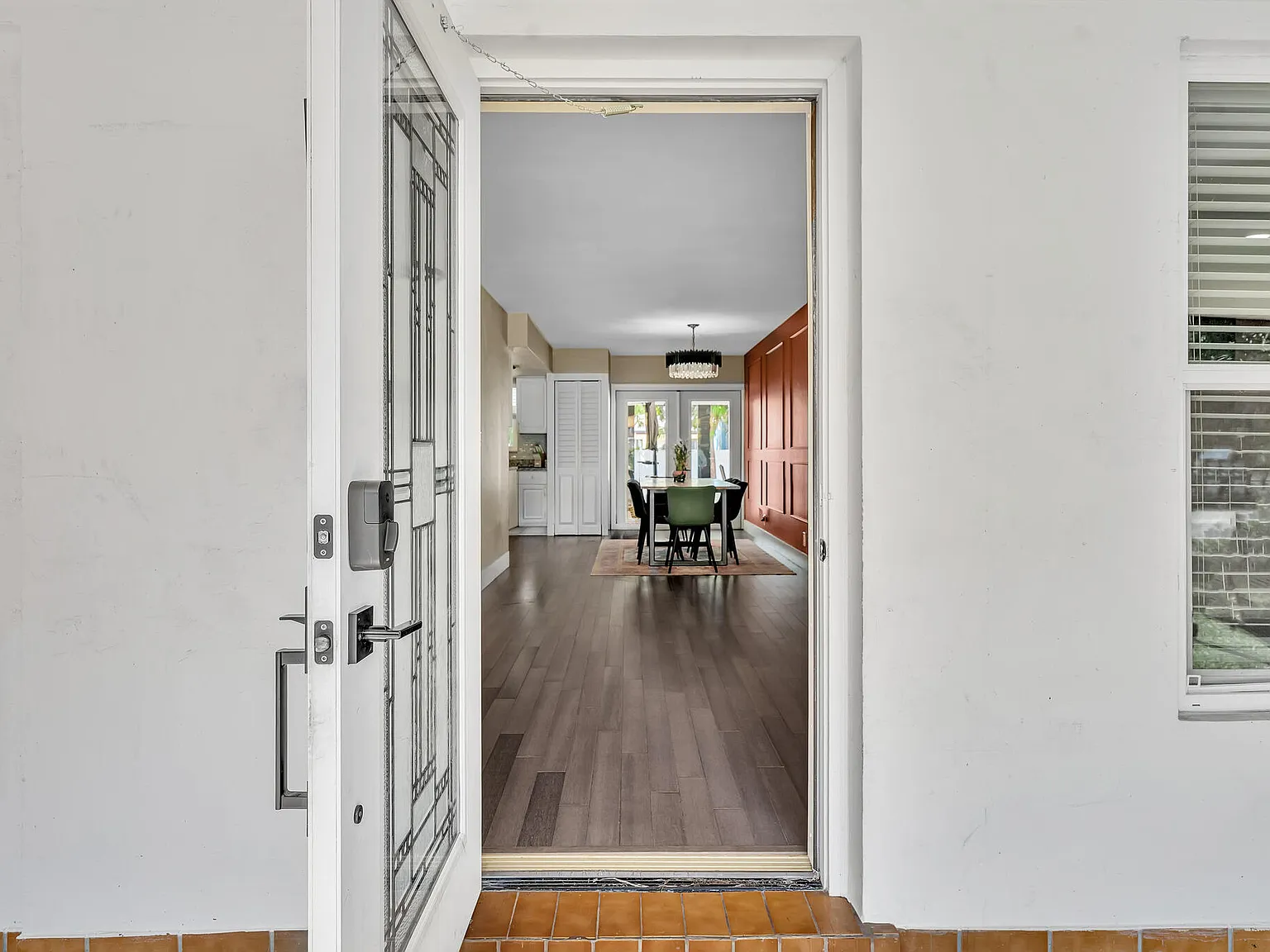 3 bed, 2.0 bath, 1440 sqft, $3,800 — Photo 4