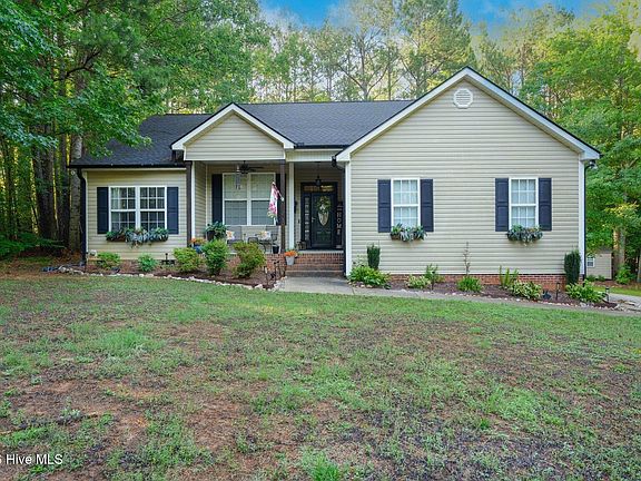 3rd image of 4115 Geneva Drive