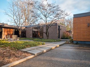 857 Briarwood Rd, Newtown Square, PA 19073