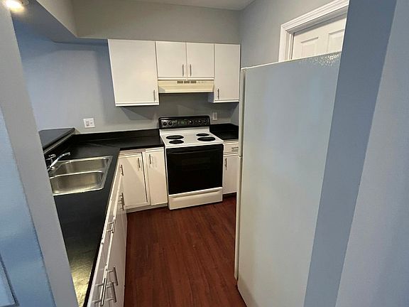2nd image of 11 Riverbend Dr #22-2