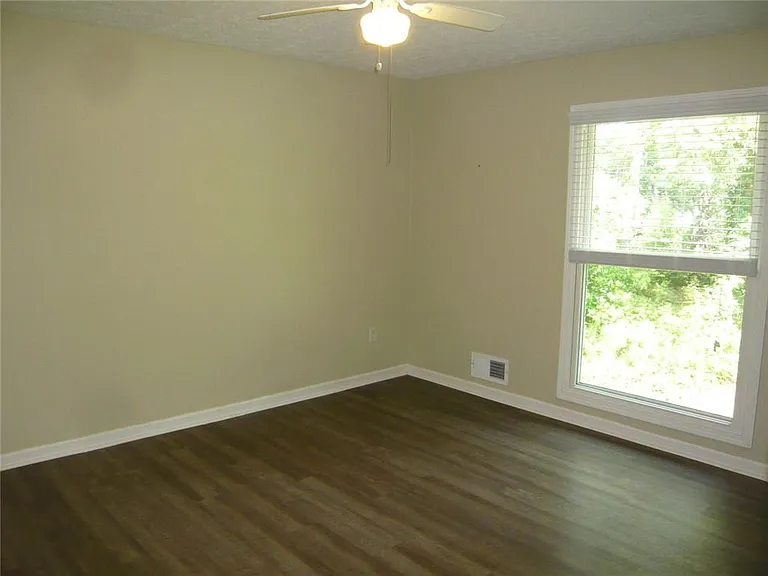 101 Wills Ln — Photo 18