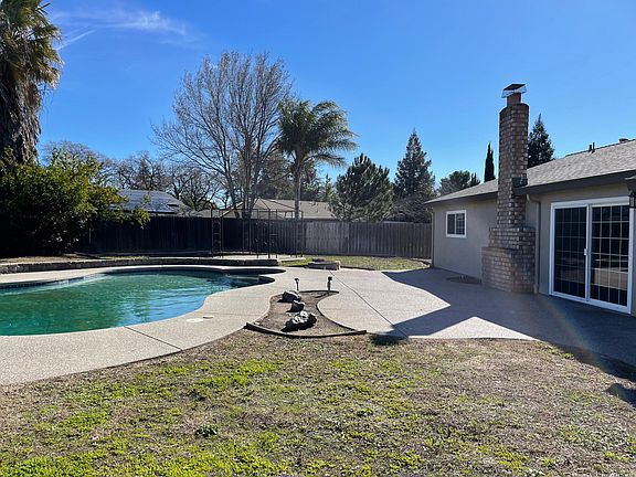 2nd image of 227 Richard Pl