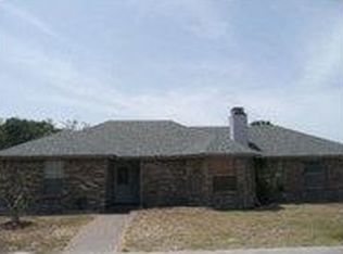 108 Saunders Ln, Aransas Pass, TX 78336