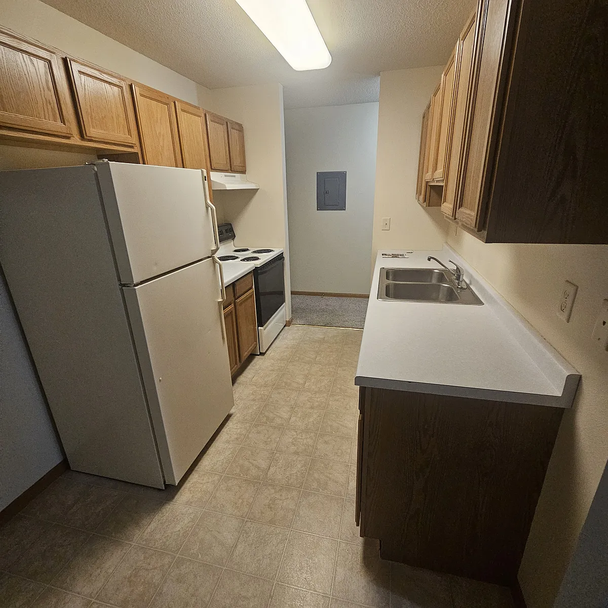 Building Photo - 609 2nd St #102