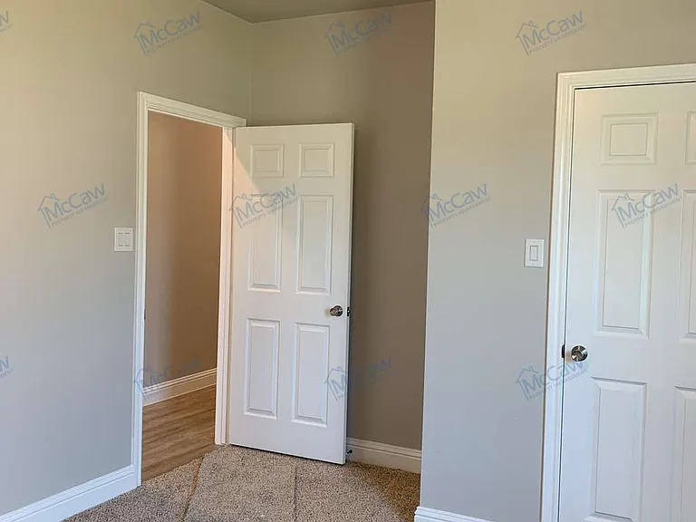 4607 Spencer St — Photo 6