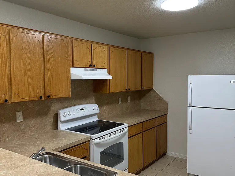 409 Justin Ln #A — Photo 4