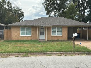 732 W Bullock St, Denison, TX 75020