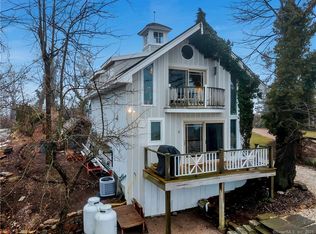 42 Wakefield Rd, Branford, CT 06405