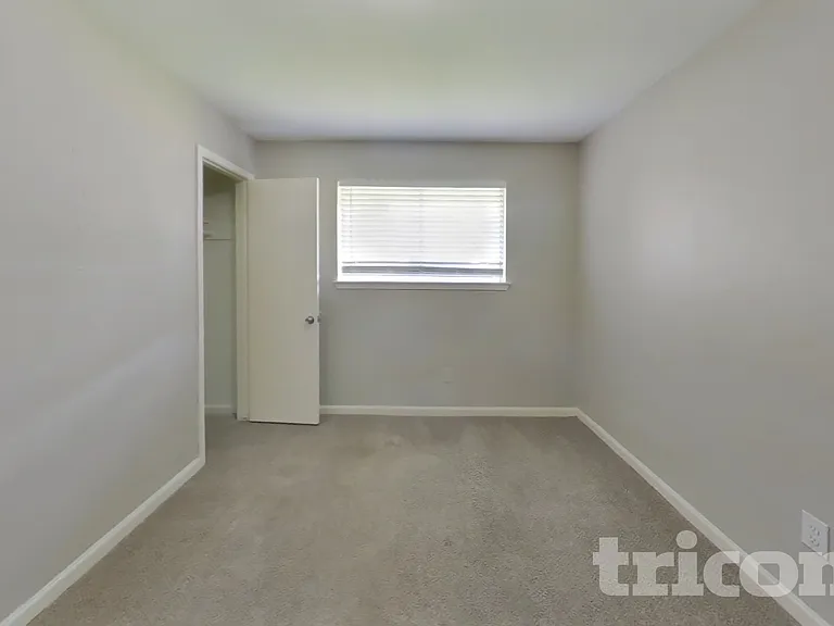 1438 Peach Spring Dr — Photo 7