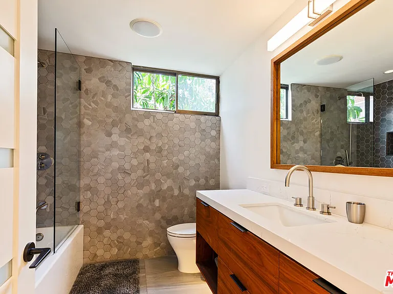 6209 Pacific Ave #201 — Photo 37