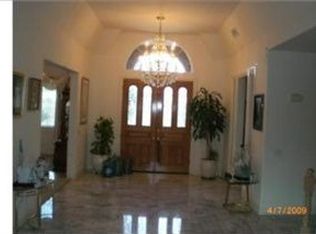 2088 Westminster Dr, Riverside, CA 92506