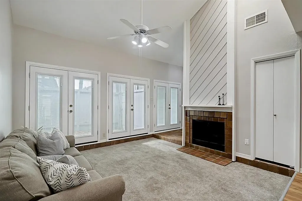 3 bed, 1440 sqft, $2,450 — Photo 2
