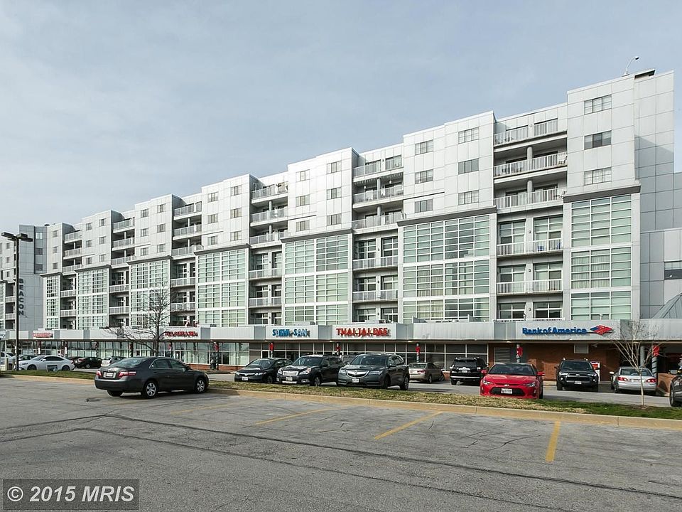 Building w/ retail