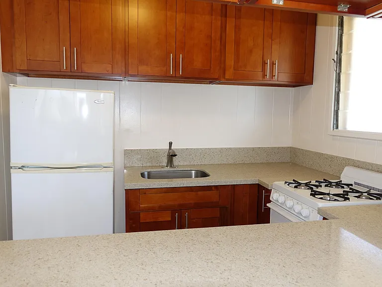 1328 N School St #1 — Photo 8
