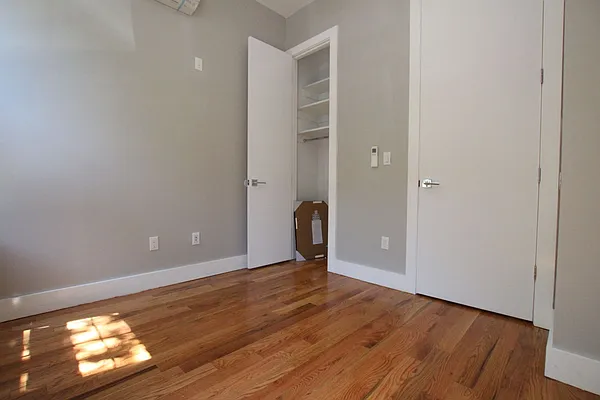 Rented by Nooklyn NYC LLC | media 21