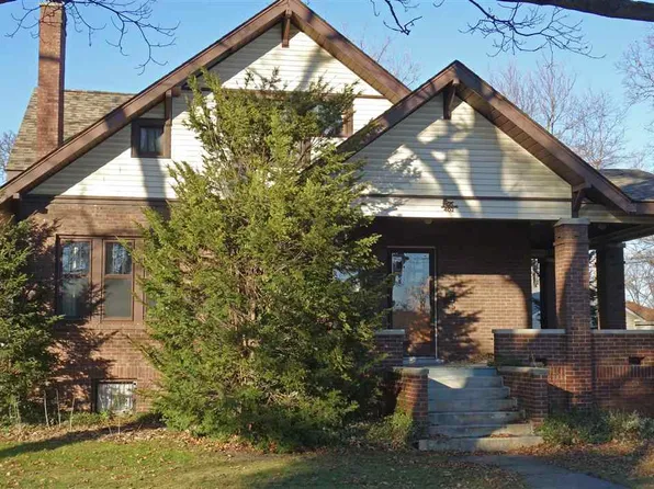 402 Pine St, Chesaning, MI 48616