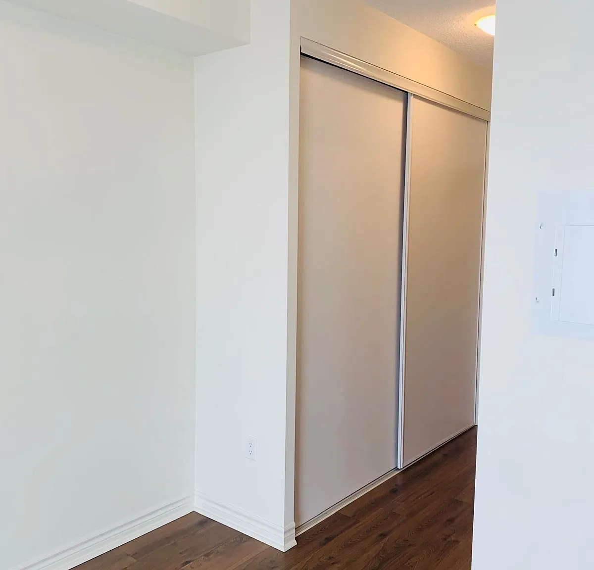 3 bed, $2,850 — Photo 2