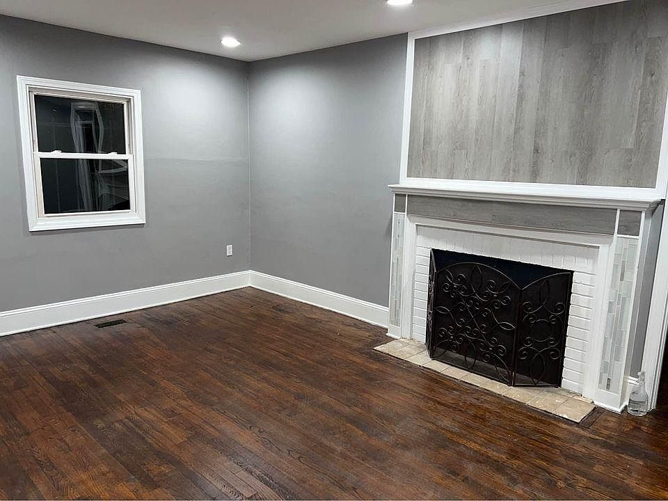 1st image of 221 Brookwood Ave