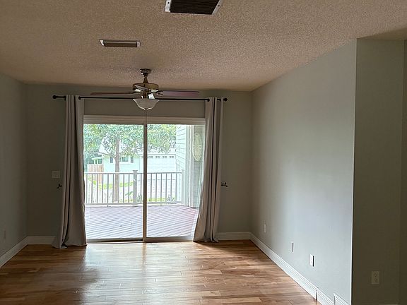 Living space opposite entrance