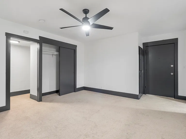 Kensington Apartments — Photo 18