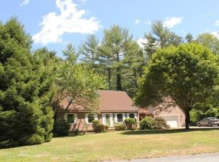 4 Sprague Ct, Rochester, MA 02770