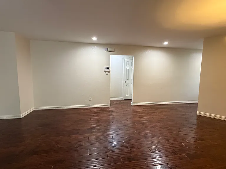 1410 Paris Dr — Photo 6