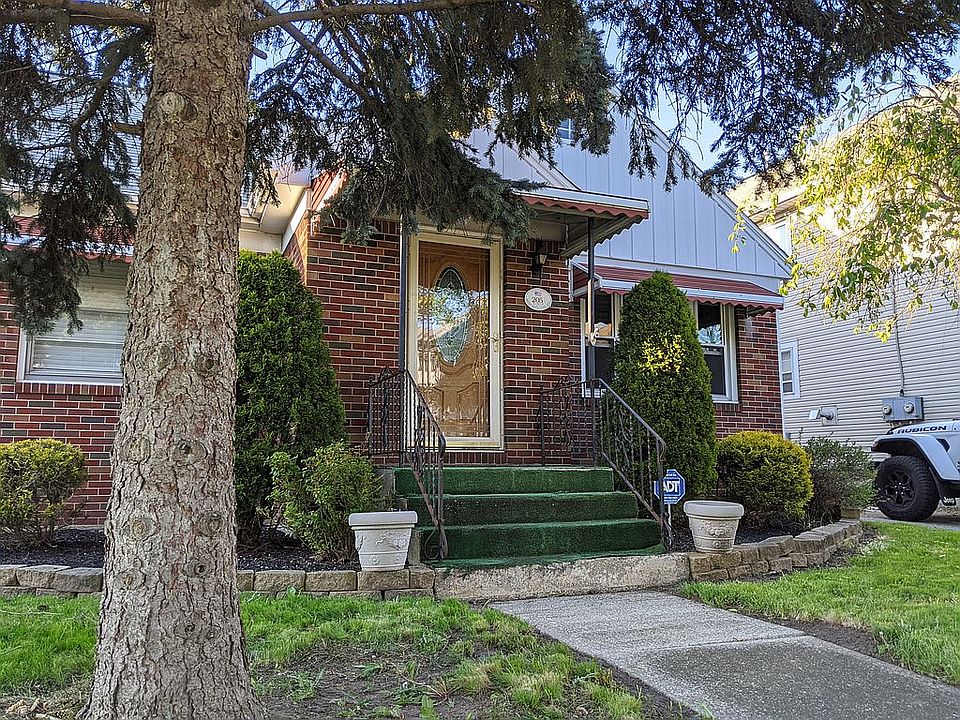 1st image of 205 W Hazeltine Ave