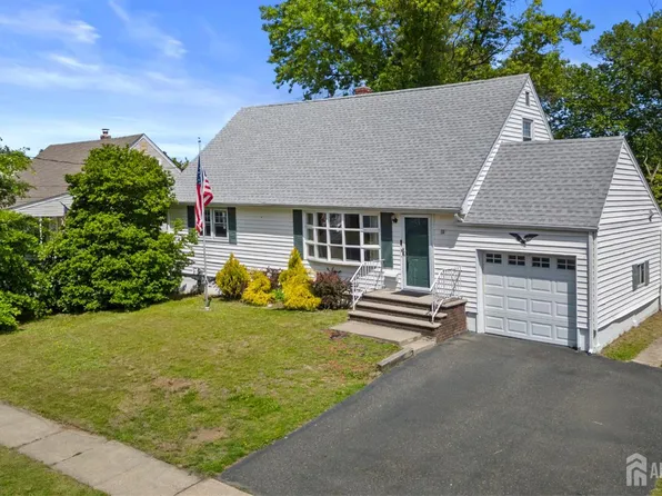 16 Mercury Cir, South Amboy, NJ 08879