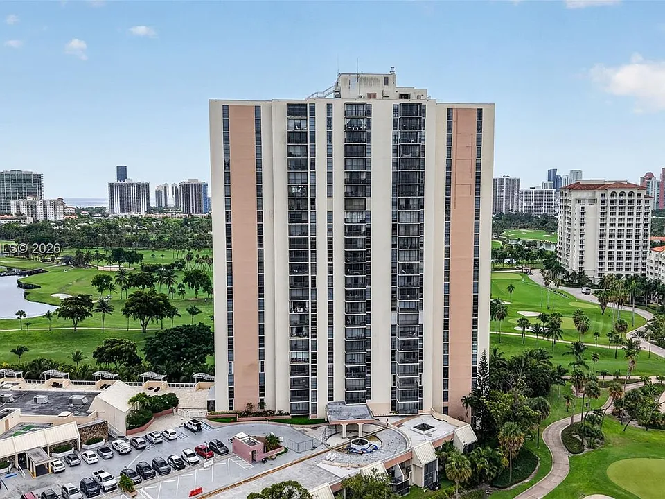 20335 N Country Club Dr #107