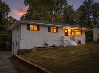 1370 Orbit Dr, Hixson, TN 37343