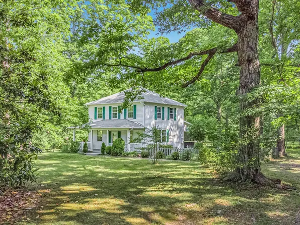 2186 Warrenton Rd, Fredericksburg, VA 22406