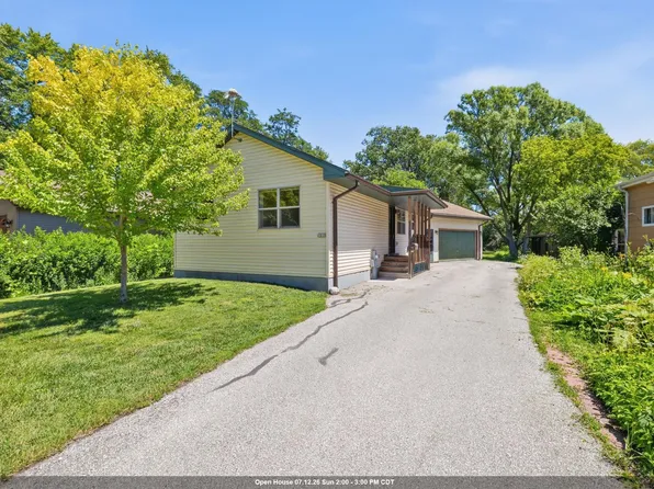 1019 S 6th St, De Pere, WI 54115