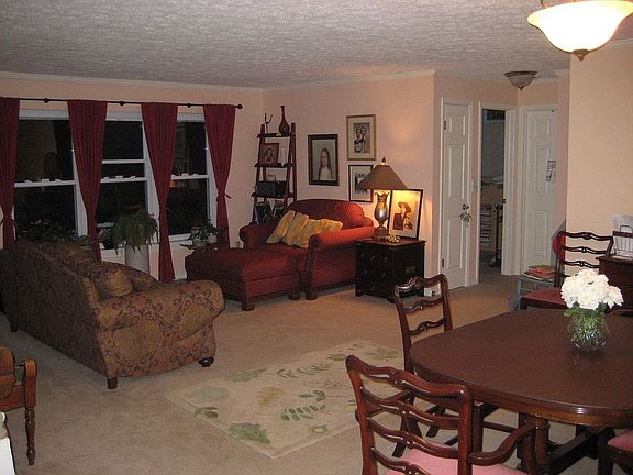 Formal dining/sitting