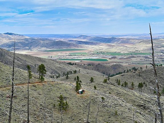 3rd image of 498 Helms Deep Rd