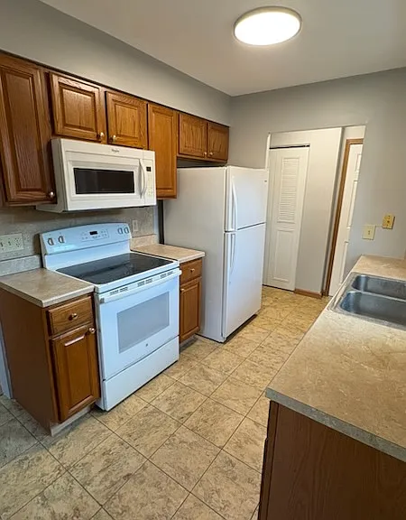 860 Beech Ave — Photo 4