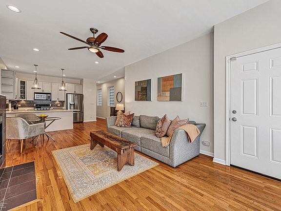5th image of 2418 W Cortland St #1