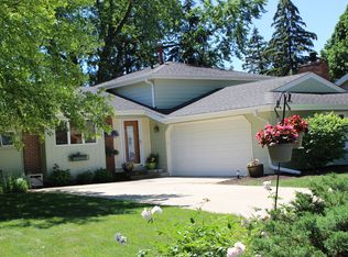 308 El Paso Ln, Carol Stream, IL 60188