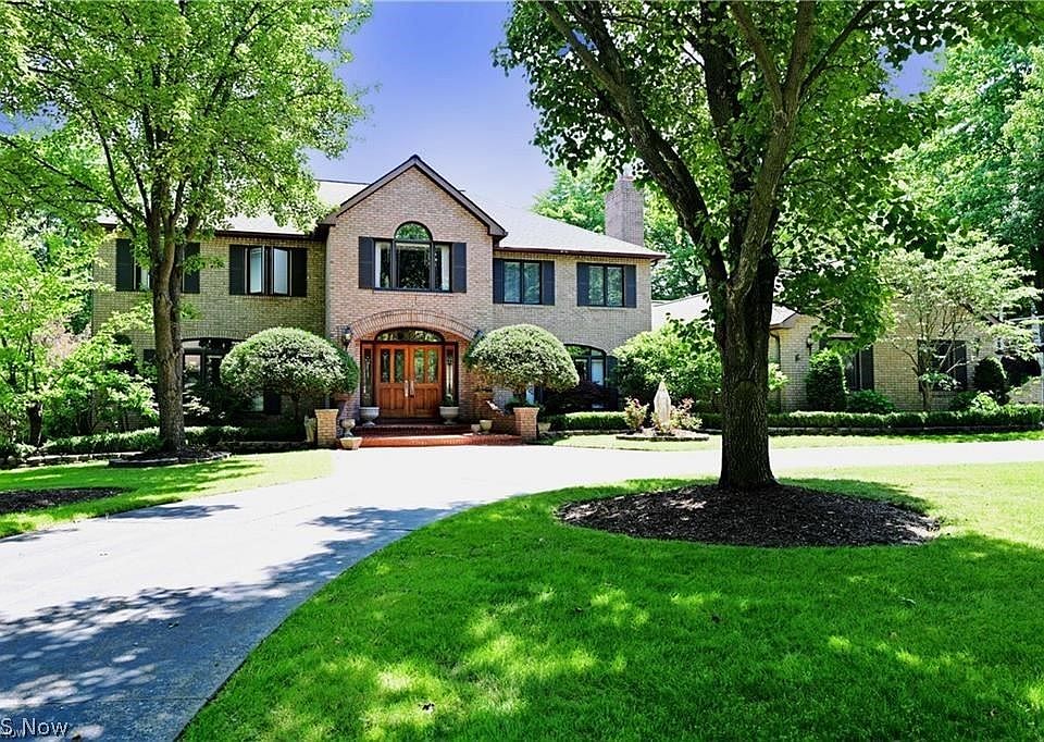 1st image of 839 Hardwood Ct