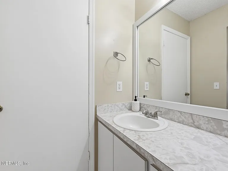 6 Lisbon St #A/B — Photo 14